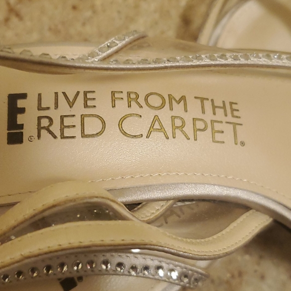 E live from  the red carpet,please  see damage - Picture 3 of 7